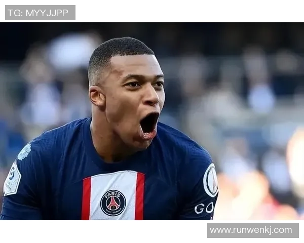 足球明星姆巴佩海报展现无与伦比的球技与魅力引领年轻一代的足球梦想